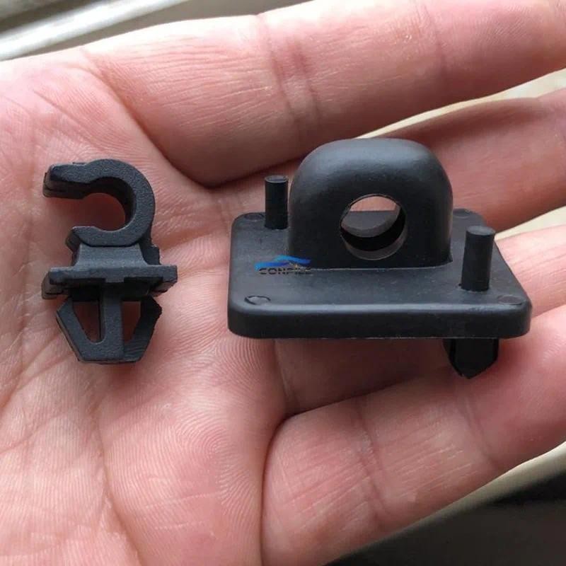 1 cái cho khóa mui xe động cơ Lifan MYWAY