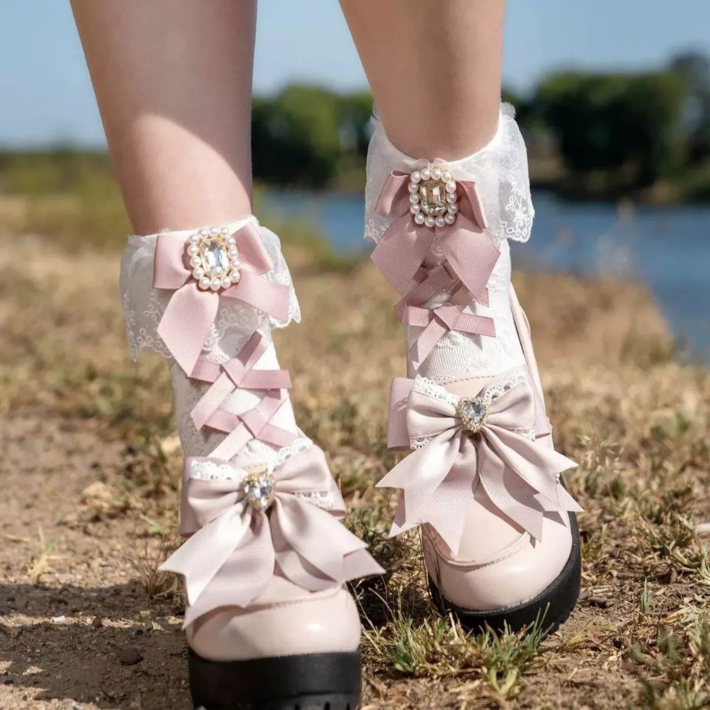 JK Girl Outfit Phong Cách Gothic Với Đá Quý, Nơ Ren Và Tất Trắng Đen Dễ Thương