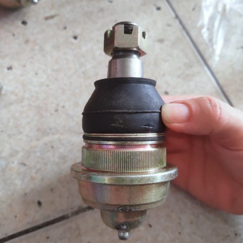 Rotuyn trụ càng I dưới Mitsubishi L300