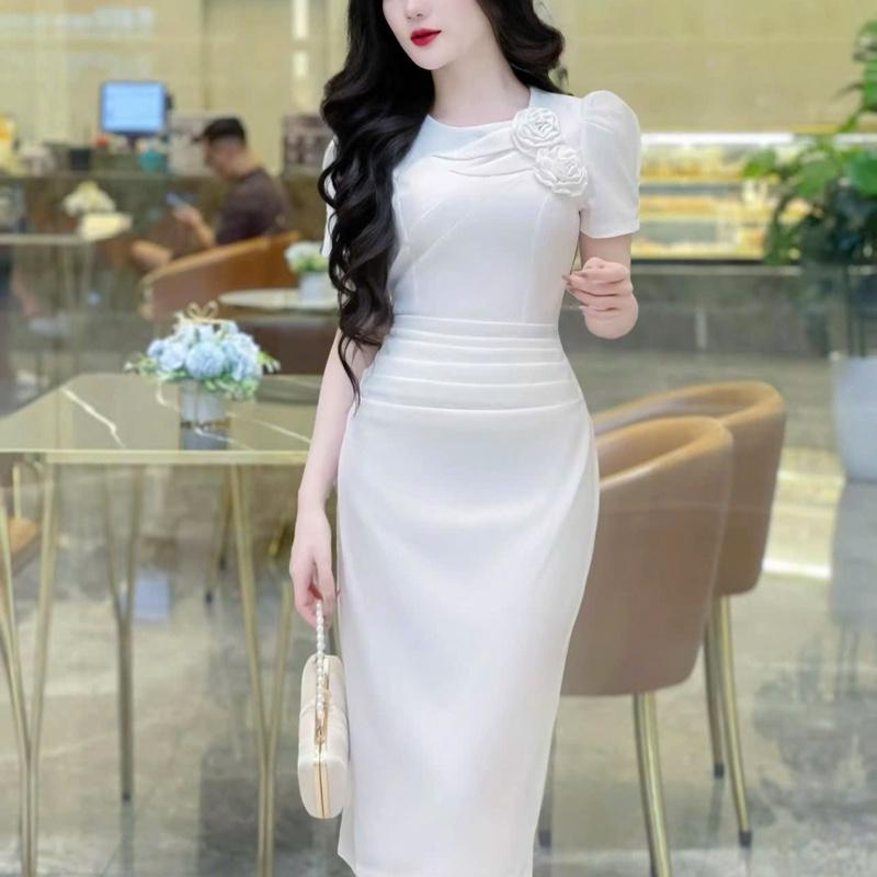 Đầm dự tiệc ôm body kết hoa cổ, nhúng eo sang trọng. Chất liệu co dãn tốt 3 màu trắng đen xanh lá nh