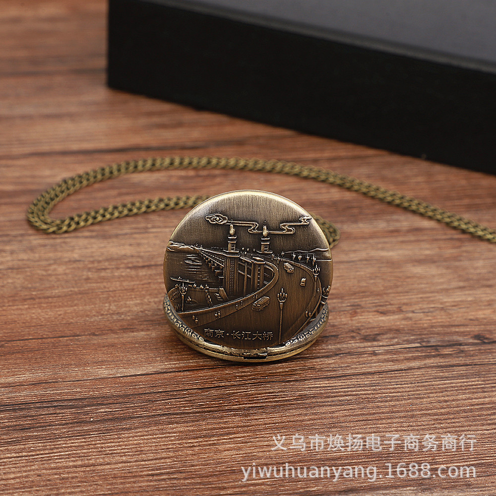 Dong Ho Bo Tui Retro Thach Anh - Lap Vuong Co, Treo Tuong