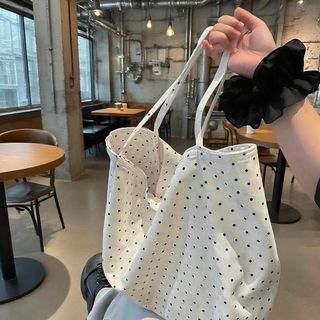 Túi tote canvas chấm bi trắng đen Hàn Quốc form rộng đựng ipad