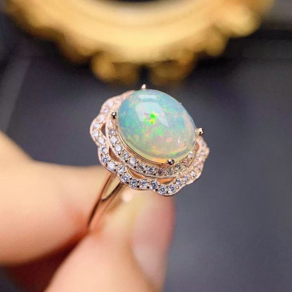 Nhẫn Opal đầy màu sắc tự nhiên