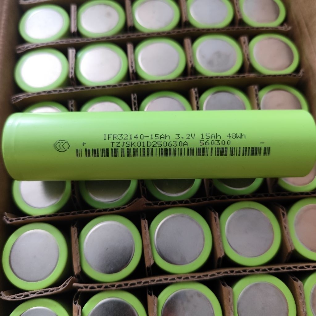 32140 xanh lá 3,2v 15A tặng kèm khung (hàng mới 100%)