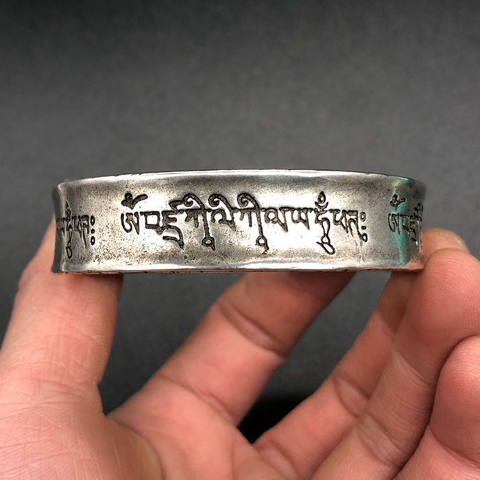 HELLO ~ ~ Bộ sưu tập cổ Vòng tay bạc cổ Vòng tay rắn Nepal Miao Bạc Đồ cũ Mở chuyển Vòng tay bạc Vòn