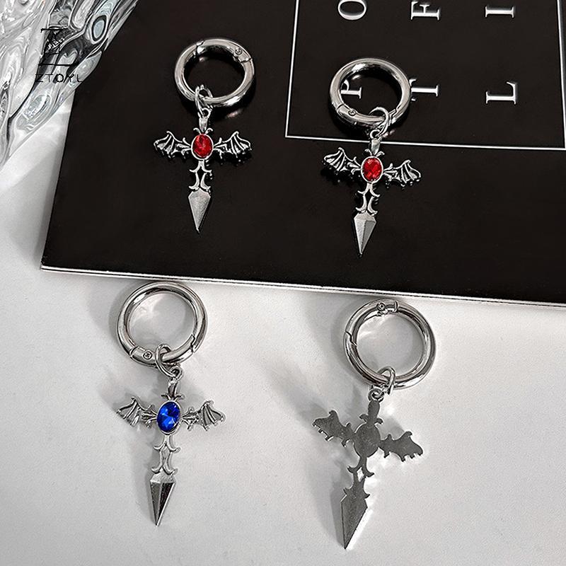 Phụ kiện giàyboot buồm Martin kim loại cánh quỷ chữ thập - Style Y2K