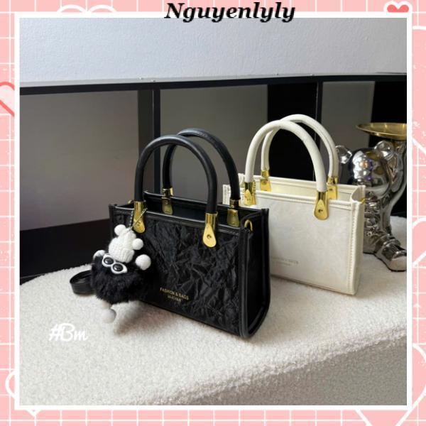 Túi xách nữ đeo chéo da nhung dáng hộp đứng kèm charm sang chảnh K335