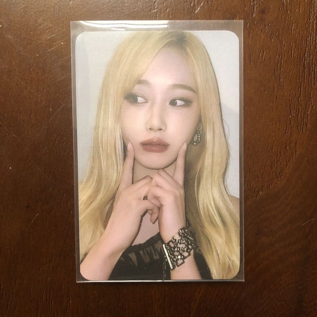 Aespa Giselle sw lucky card whiplash sw lucky pear card, blond poke face pear card
