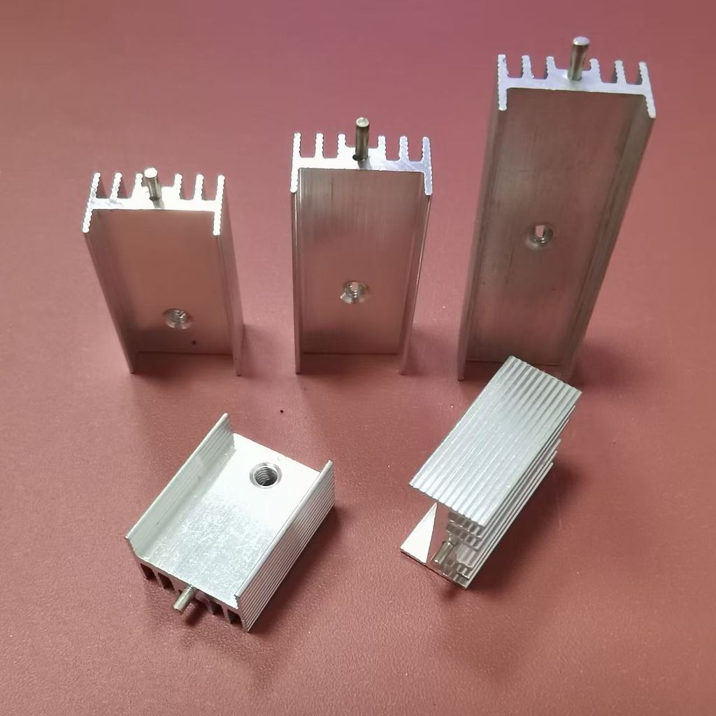 Vẽ Bên 15 * 10 * 21 Kim Đơn 7805 / 12 Tản Nhiệt 7805 Bộ Tản Nhiệt Nguồn TO220 Tản Nhiệt KB3D