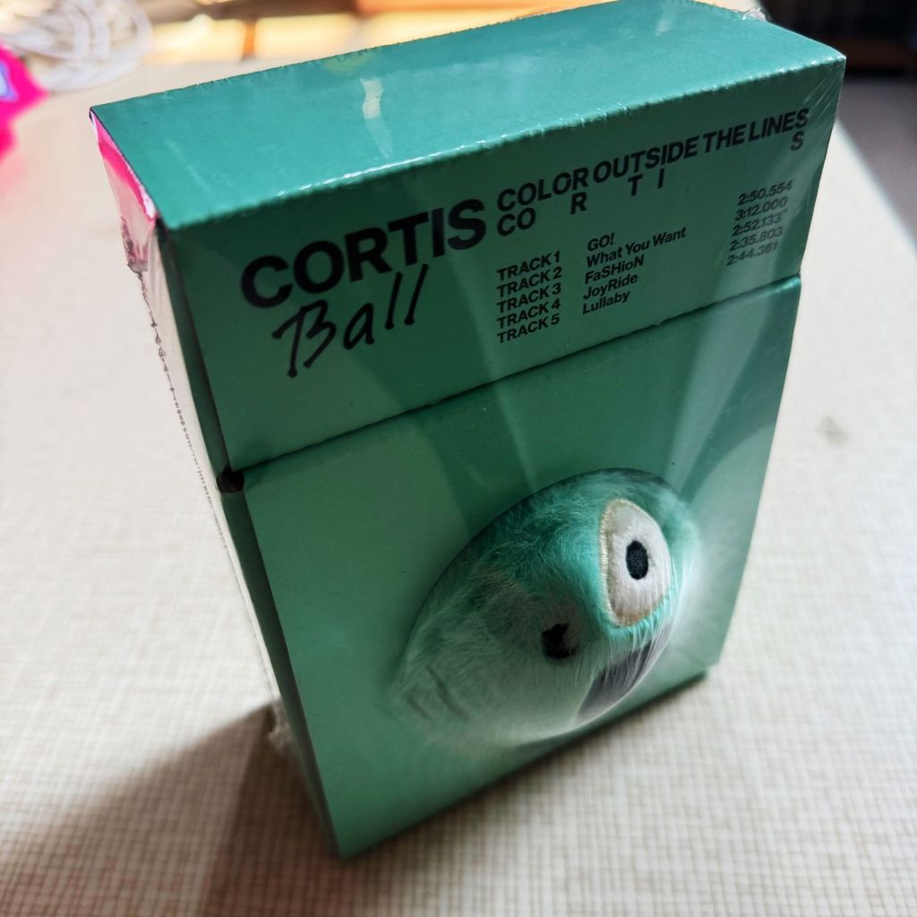 Cortis ball ra mắt chuyên nghiệp búp bê sang trọng Cortis baby chuyên nghiệp Martin Ann Hao vàng chủ