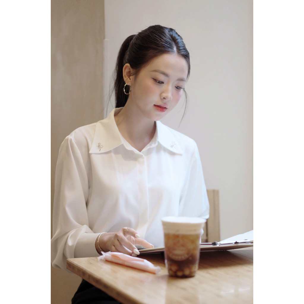 Áo sơ mi LA516 dáng suông phối nơ cài ve cổ | BigBuy360 - bigbuy360.vn