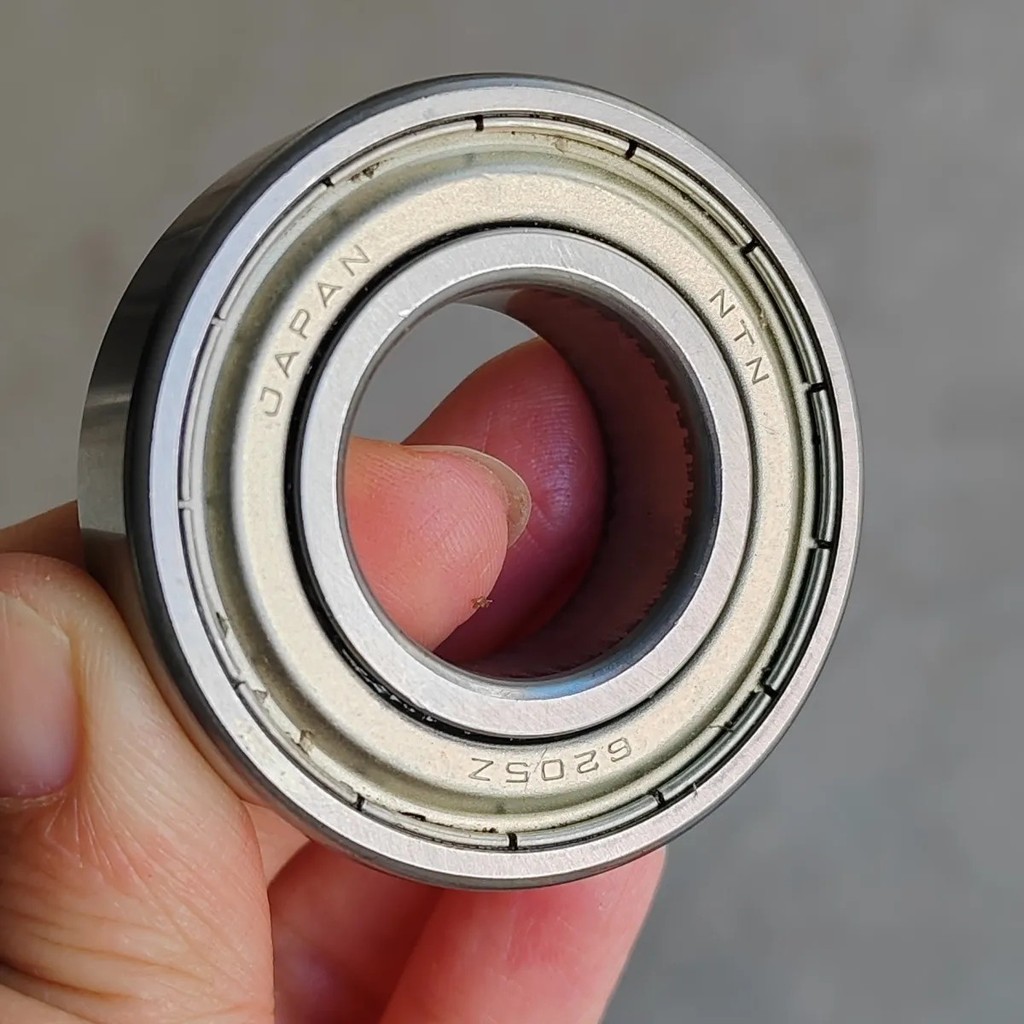 Khuyến mãi giá thấp Nhập khẩu Tháo gỡ Vòng bi hai tay 6205ZZ Sản phẩm hạng nhất Cảm thấy tốt Nguyên 