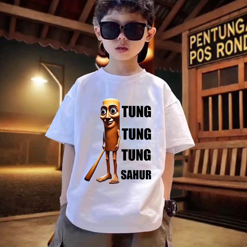 Phong ao dua trang tap den den nguyen dan tren ao dien tiet tiet