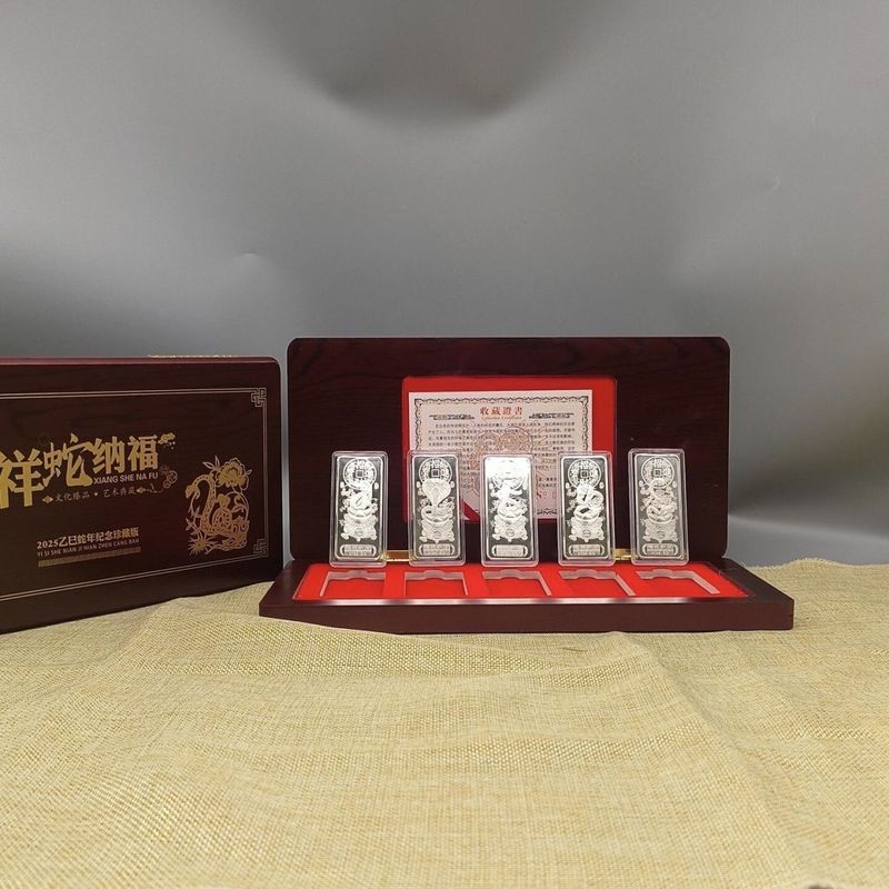 Hộp Gỗ 5 Miếng Trang Sức Bạc Dành Cho Cung Hoàng Đạo Rắn - Quà Tặng Kỷ Niệm Tết Âm Lịch