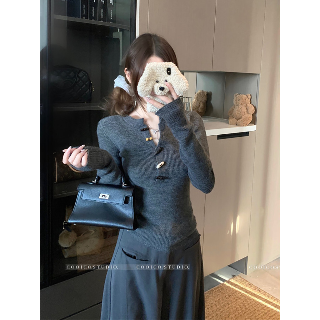 Nón cảm giác còi áo len dài tay Andy với đáy trong suốt, phù hợp Thu Đông 2026