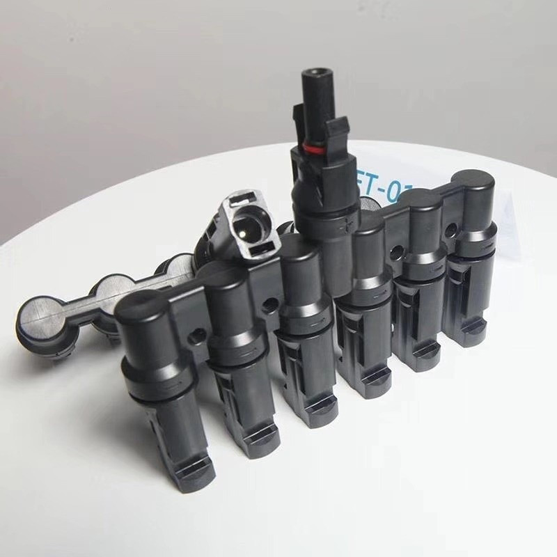 Cung cấp chuyên nghiệp Risin 1000V 6to1 Multi Contact MC4 Solar PV Connector trong hệ thống kết nối 