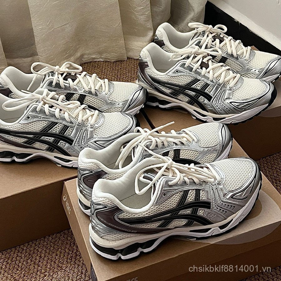 Giày chạy bộ ASICS Kayano 14 phong cách retro với đệm hiện đại
