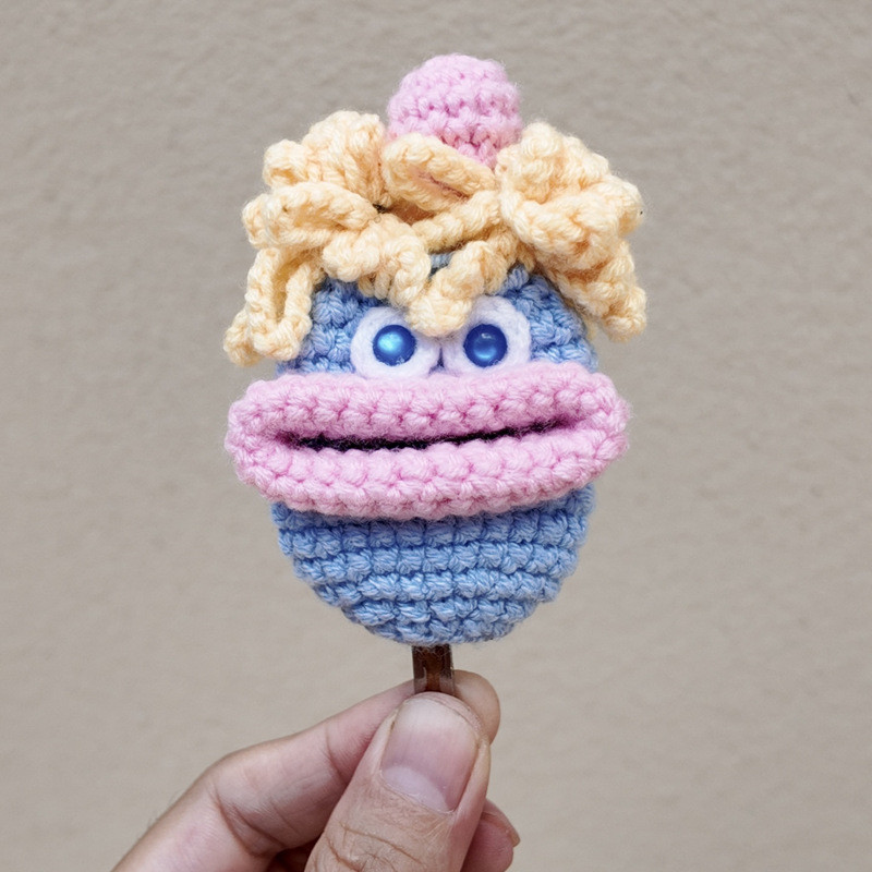 【Ready Stock】 Super Cute Sausage Mouth Key Case Yellow Hair Girl Big Mouth Key Protector Mini Home K