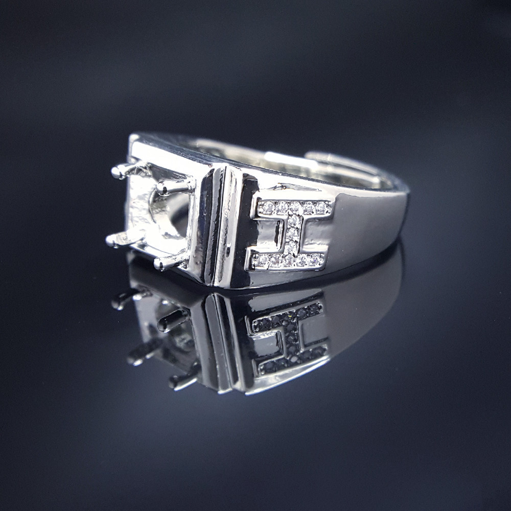 Vòng Moissanite hai carat 8mm, thiết kế prong đơn giản, phù hợp phong cách nam