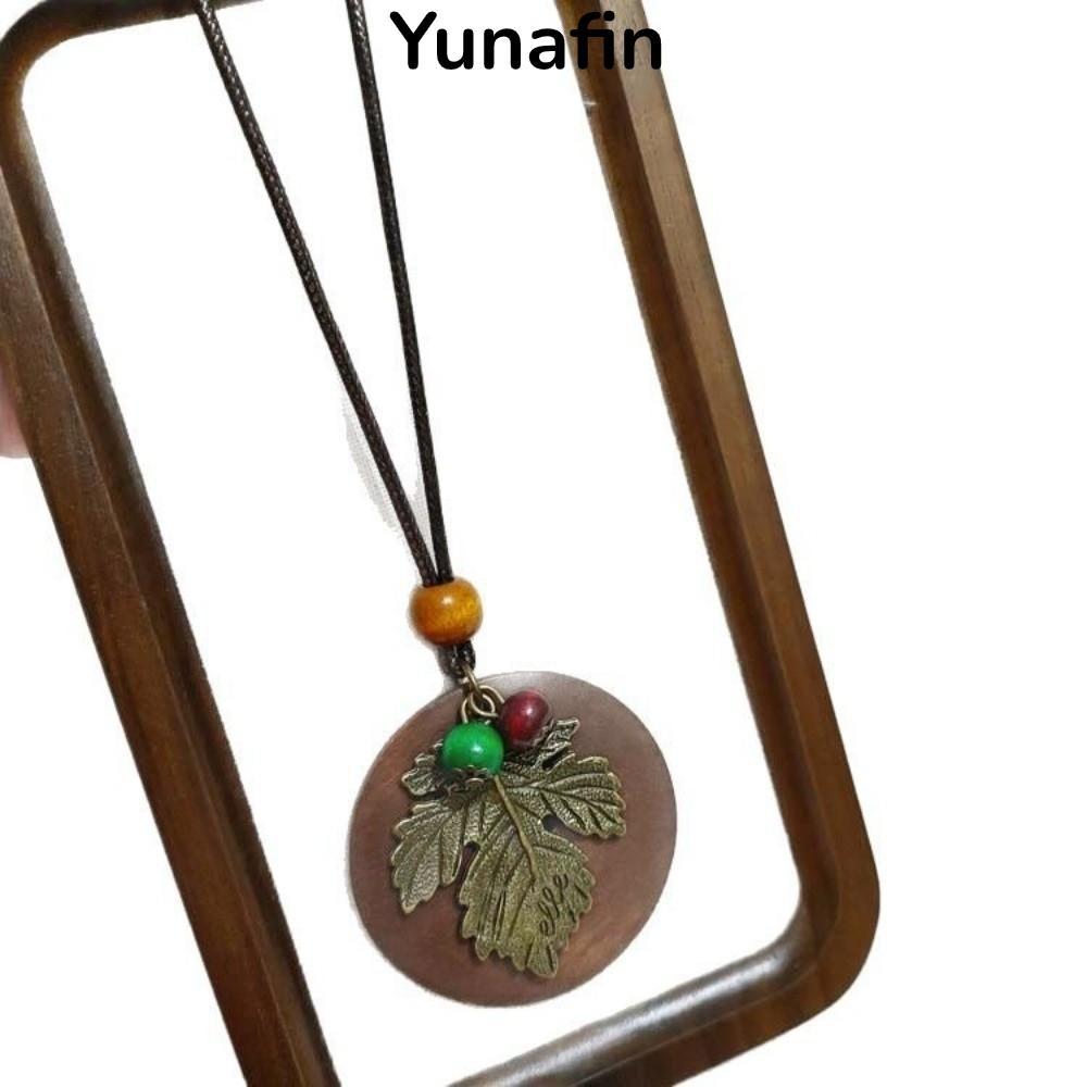 Vòng cổ gỗ Yunafin style boho, kèm dây chuyền da handmade hình lá rỗng cổ điển cho nam