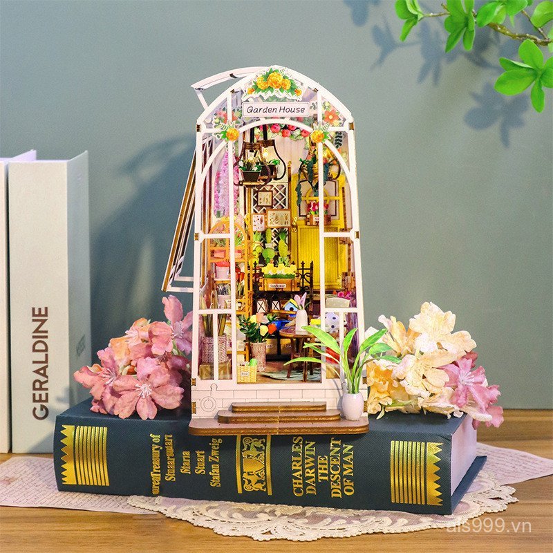 IZQ9 [New Products in Stock]English version only diy Handmade assembled garden house model ornament,