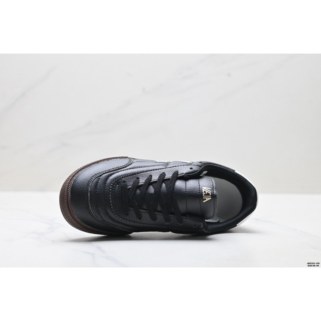 Giày thể thao Veja Leather Extra 2026 HMF