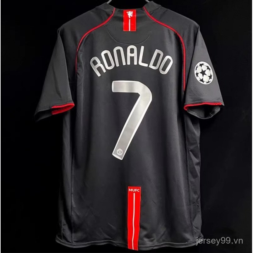 Áo đấu bóng đá Ronaldo màu đen mùa 2007-08, Old Trafford