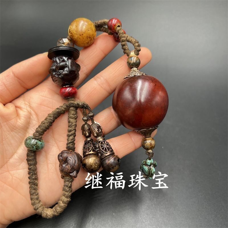 Bộ sưu tập tạp chí cổ Nepal Dòng chảy ngược Đồng xu Chuông cũ Phụ kiện Giả sáp ong cũ Bột giấy Dun D