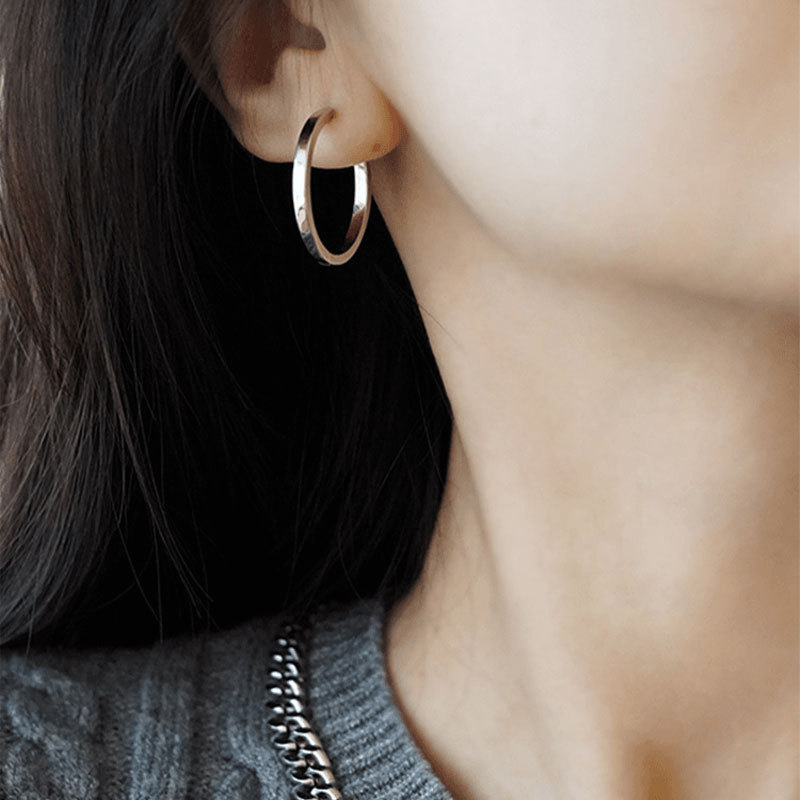 Vòng bông tai nữ cao cấp niche design xu hướng mới 2024