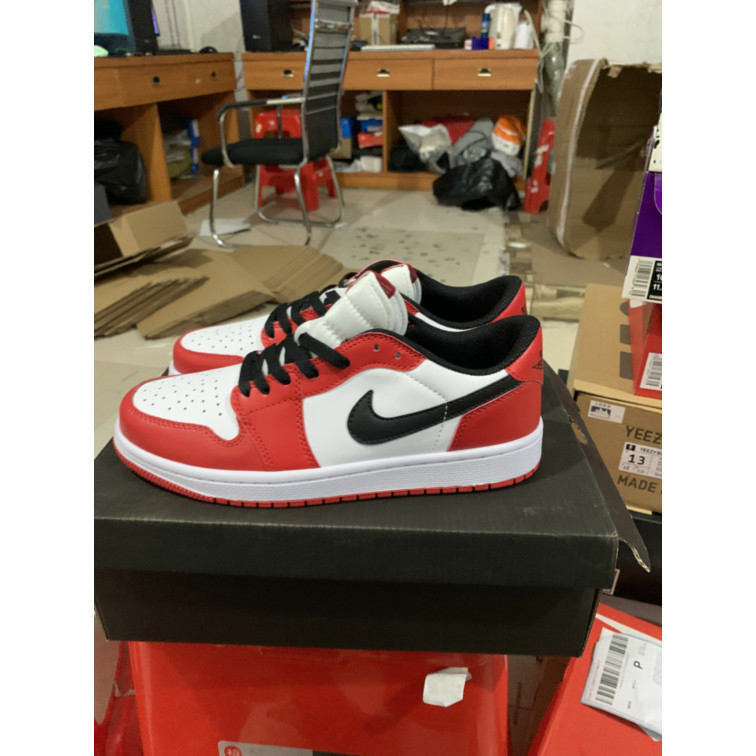 2022 Giày thể thao Air Jordan 1 Retro Low Chicago University Red AJ1 705329 -600