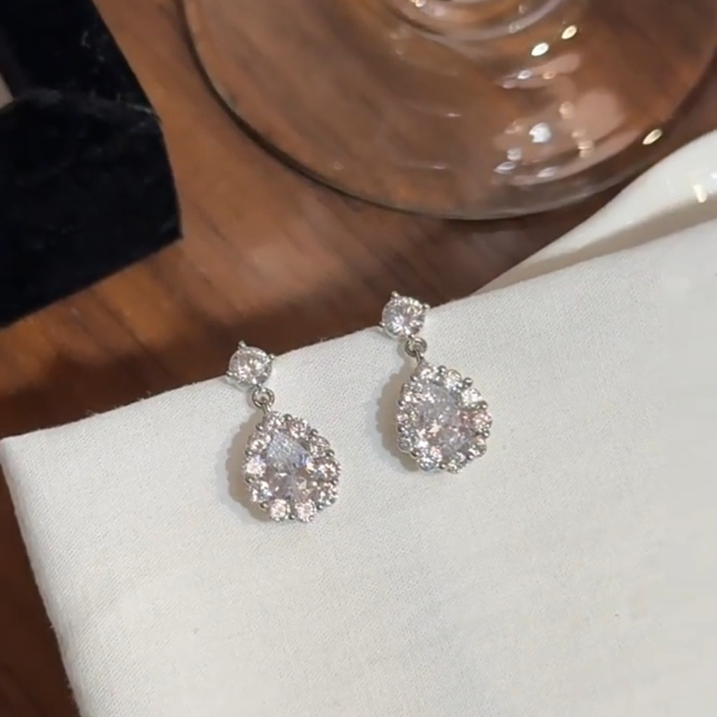 Đồng Hồ Earring Giọt Nước Phong Cách Hàn Quốc, Sparkling Gemstones, Trendy 2025