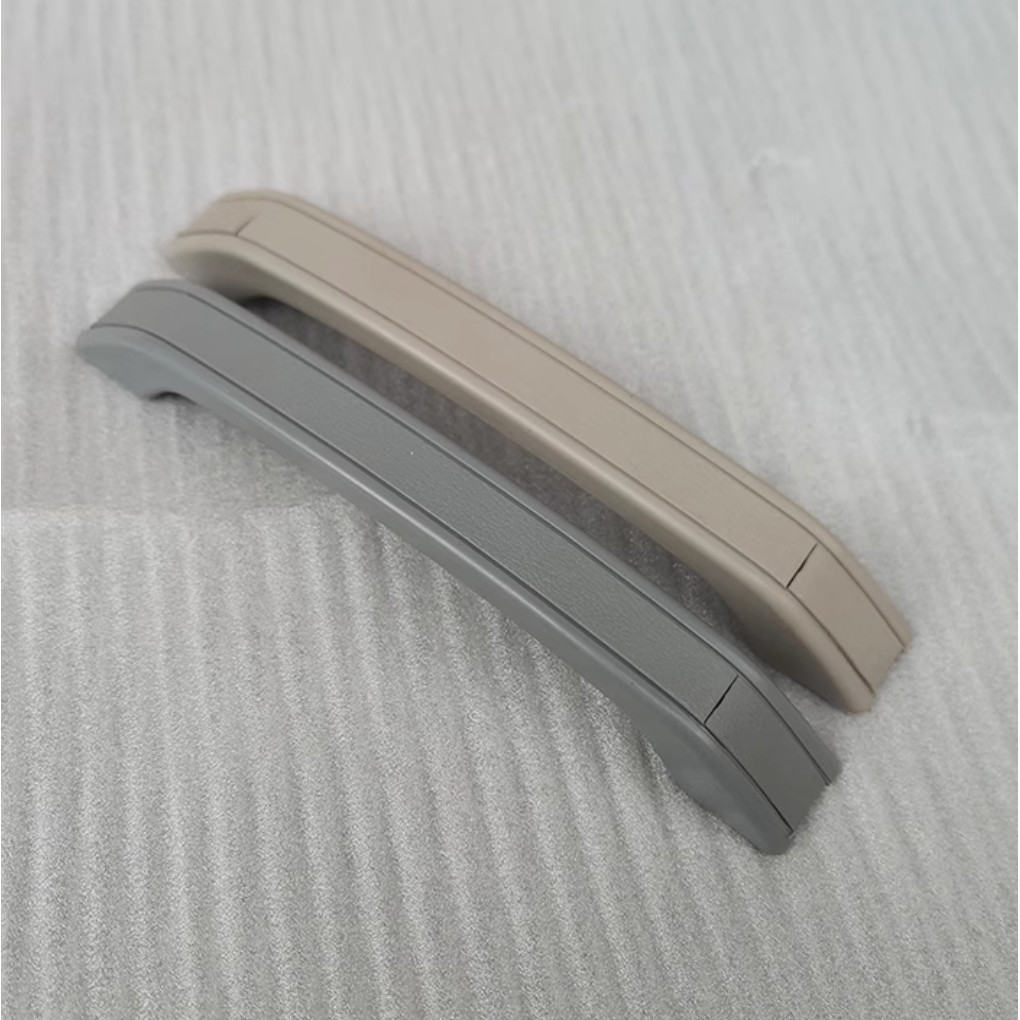 Thích hợp cho Mitsubishi pajero V73 V77 Cửa sau Tay vịn bên trong Thân cây Tay nắm cửa V73 Phía sau 