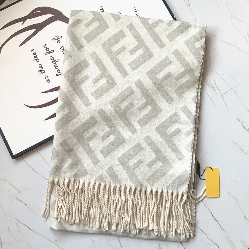 Fendi 2256 - Khăn Quàng Cổ Len Hai Mặt, Ấm Áp Mùa Lạnh