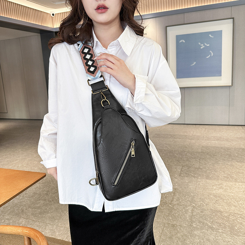 Mùa Xuân 2024 Phong Cách Mới Bán Chạy Túi Ngực Bán Chạy Túi Messenger Cao Cấp Cảm Giác Rãnh Trắng Túi Nữ Nhẹ