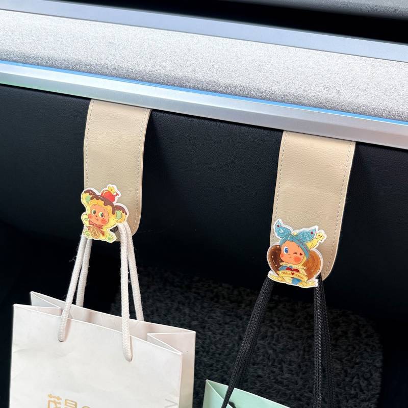 【Ready Stock】 Cute Puppy Car Hook Front Row Co-Pilot Load-Bearing Multifunctional Glove Box 5Fcu