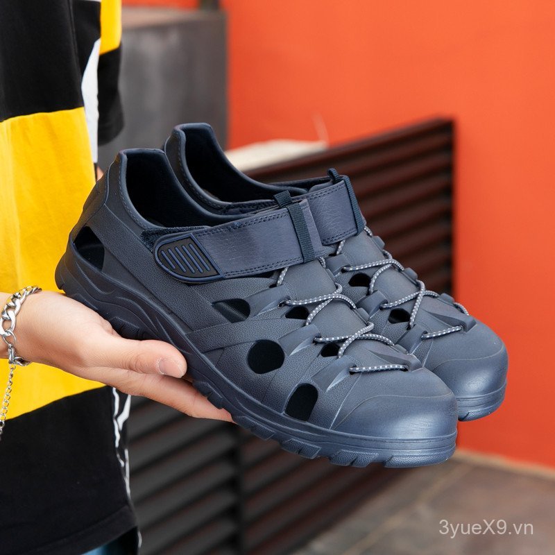 Dép đi biển nam Fuyuan có lỗ trong vườn Dép