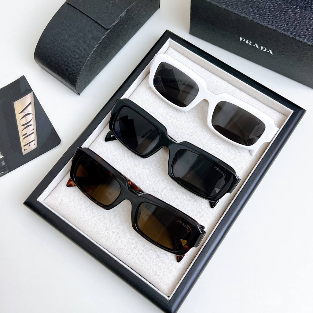 PRADA2026 Đầu Xuân Phong Cách Mới Mắt Nam Nữ Cặp Đôi Kính Mát Siêu Nhẹ Ngoài Trời Sang Trọng Gương Titan Lông Mày Lót Khung Vàng Ngôi Sao QDCT
