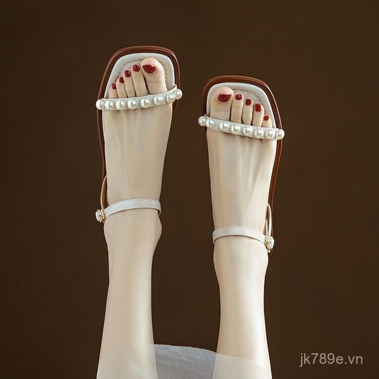 Da Pháp Dây Đeo Đế Bằng Sandal Nữ Mùa Hè 2025 Phong Cách Mới Niche Thấp Gót Bằng Ngọc Trai La Mã Già