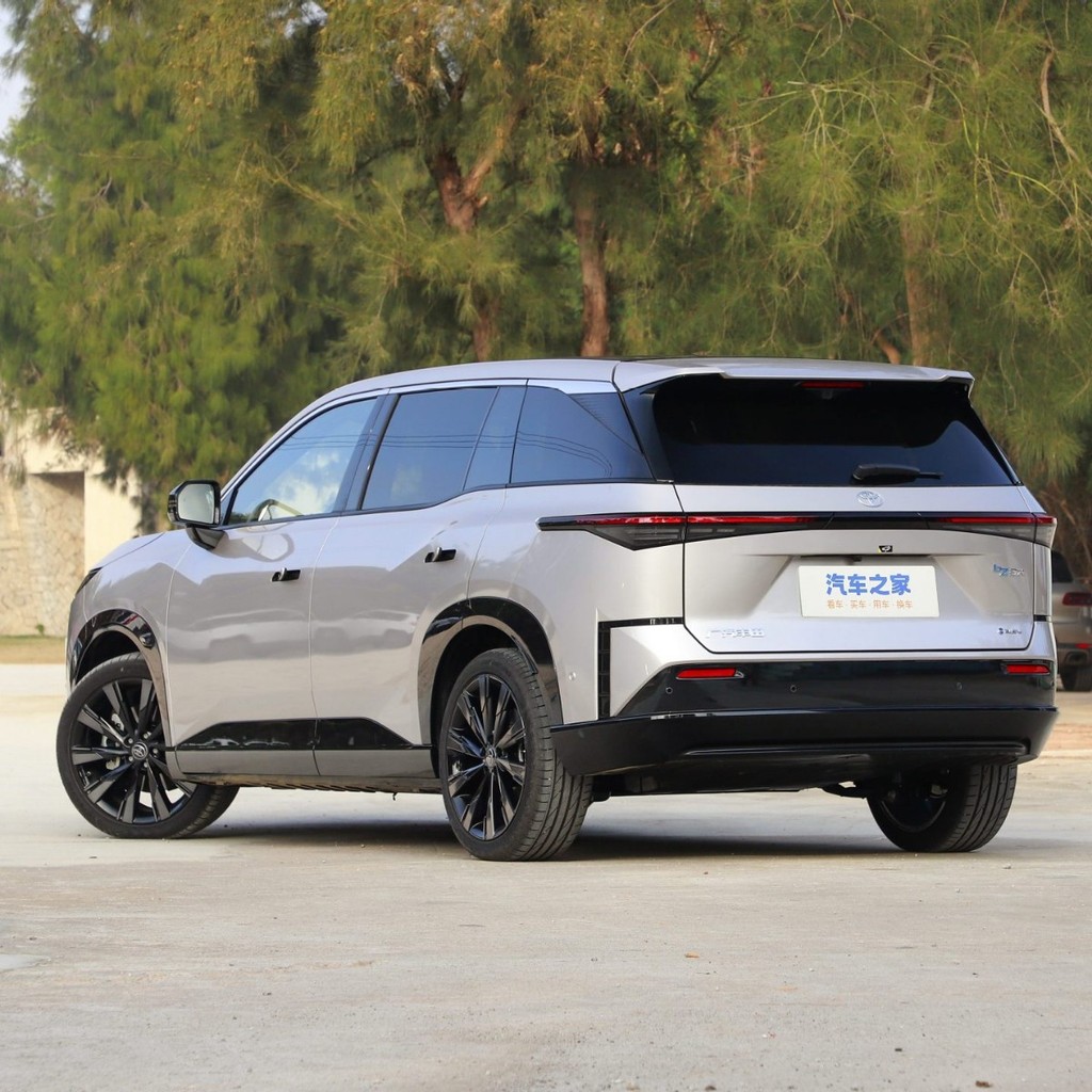 Tấm chắn bùn lót lốp ô tô TOYOTA BZ3X 2025 Tấm chắn bùn lót cửa sau