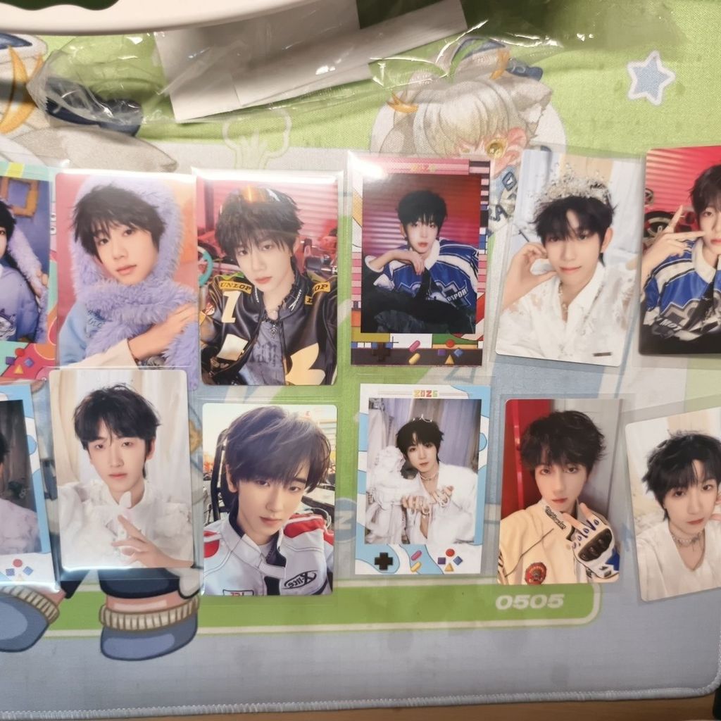 TF fourth generation 26 desk calendar card, Yang Bowen Zuo Qihan Chen Junming Chen Yiheng