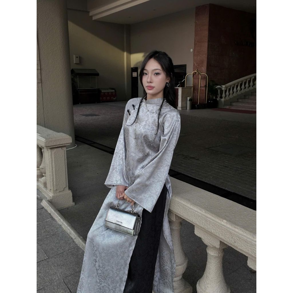 ÁO DÀI HUYỀN YÊN | GALLERY SEVEN - Áo dài dáng suông cách tân dáng dài nút tàu
