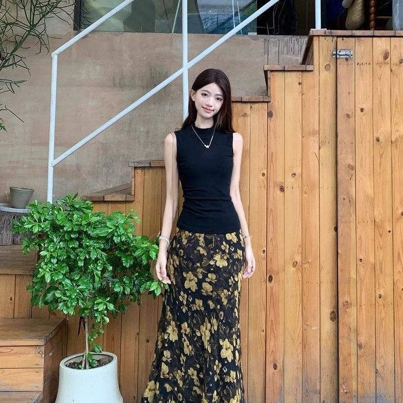Set Áo Yếm Đen Không Tay Dành Cho Nữ, Ôm Dáng, Chân Váy Midi In Hoa Bộ Thời Trang Mùa Hè Mới - Hàng Order | BigBuy360 - bigbuy360.vn