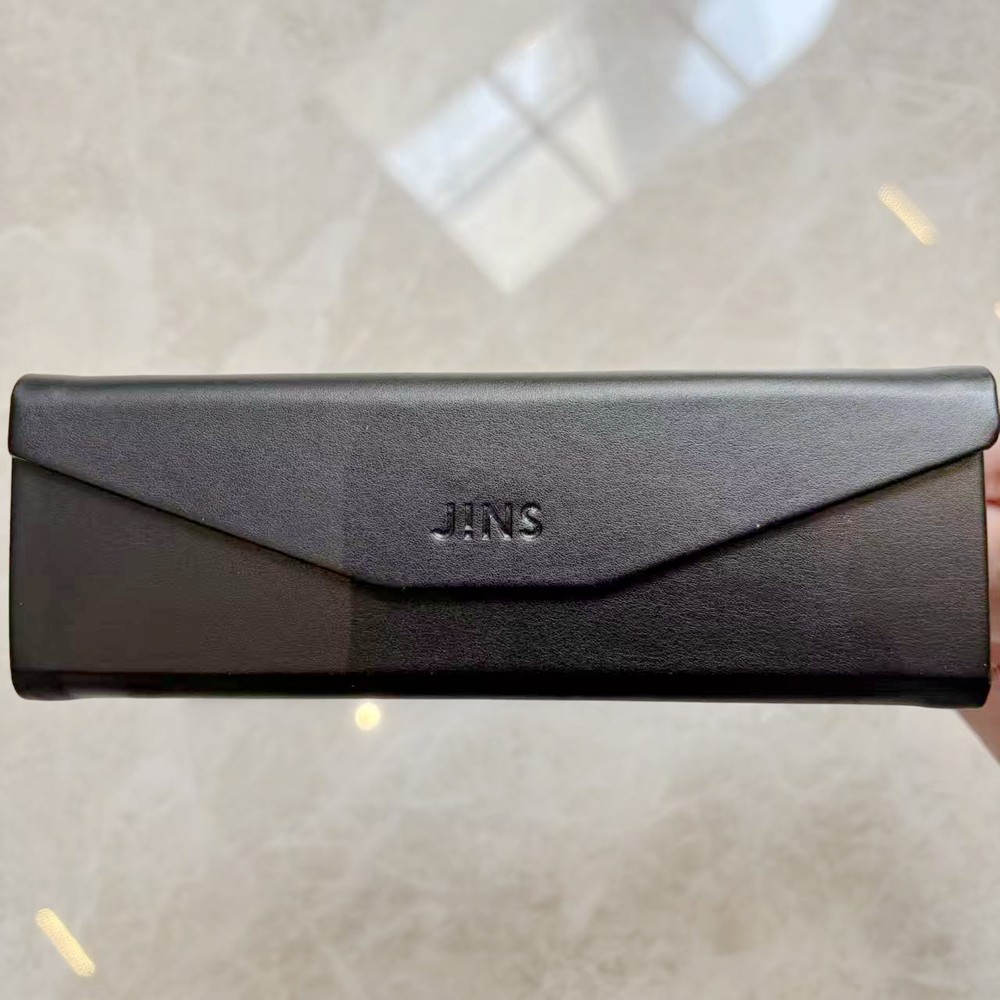 Hộp Đựng Kính JINS Thiết Kế Tam Giác Đen Có Thể Gấp Lại