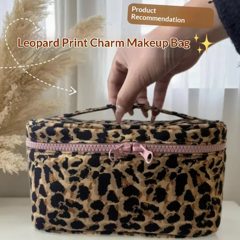 Portable Cosmetic pouch Leopard print Cosmetic bag Travel Toiletry kit Zipper Makeup bag Fashion Lip