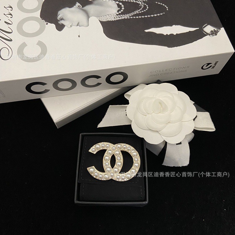 Classic 100th Anniversary Pearl Brooch for Women, Light Gold, High-End Luxury Fashion Brooch