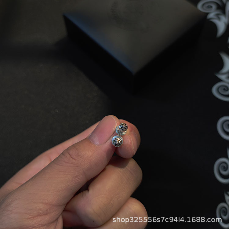 Cross-shaped earrings925Thai silver vintage distressed punk hip-hop personalized earrings for men an