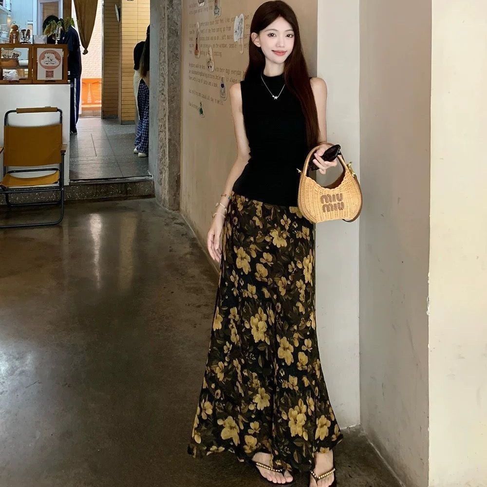 Set Áo Yếm Đen Không Tay Dành Cho Nữ, Ôm Dáng, Chân Váy Midi In Hoa Bộ Thời Trang Mùa Hè Mới - Hàng Order | BigBuy360 - bigbuy360.vn