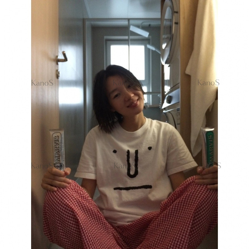 Áo thun oversize cổ tròn với họa tiết Y2K | Kanos Shop