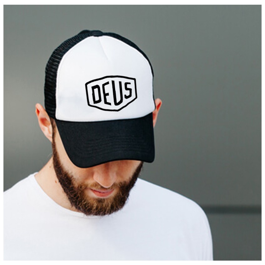 Mũ Trucker Unisex màu đen với logo Deus USA -STORE JAYA