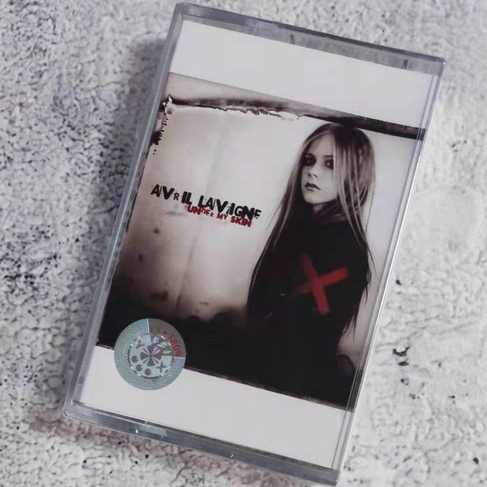 Băng Cassette Avril Lavigne Under My Skin 2004 A0101